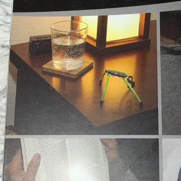 BugLit LED Micro Flashlight - Red - Picture 14 of 16